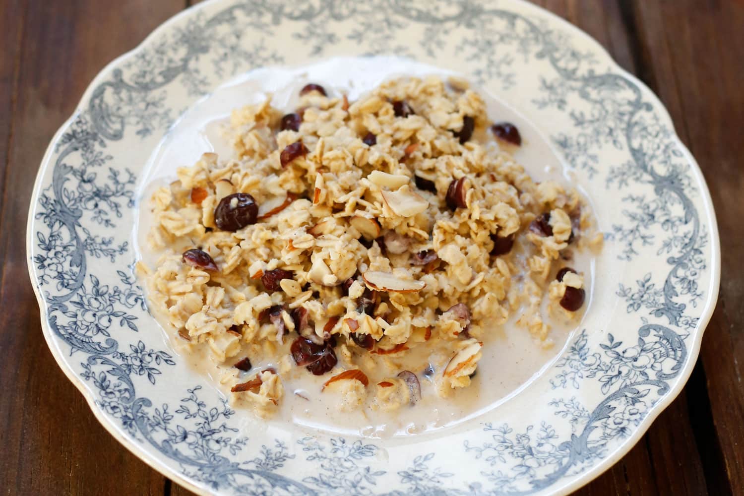Slow Cooker Cranberry Almond Oatmeal: A Family Favorite